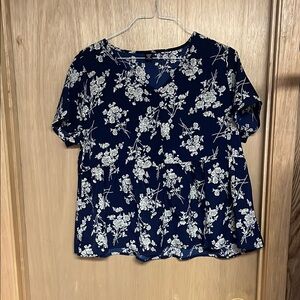SHEIN Blue and White 1XL Floral Short Sleeve Blouse